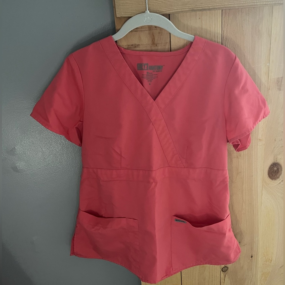 Grey’s Anatomy scrub top, size medium, color: coral, great condition